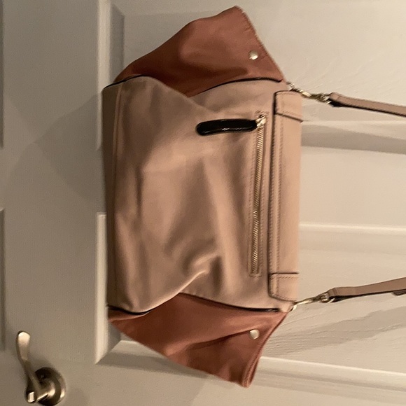 Guess handbag - Picture 3 of 3